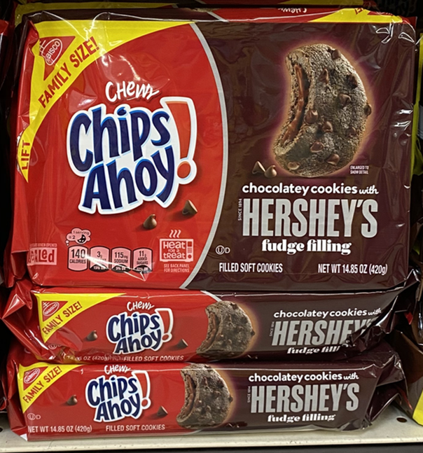 CHIPS AHOY! Chewy Chocolatey Hershey's Fudge Filled Soft Chocolate Chip Cookies, Family Size, 14.85 oz